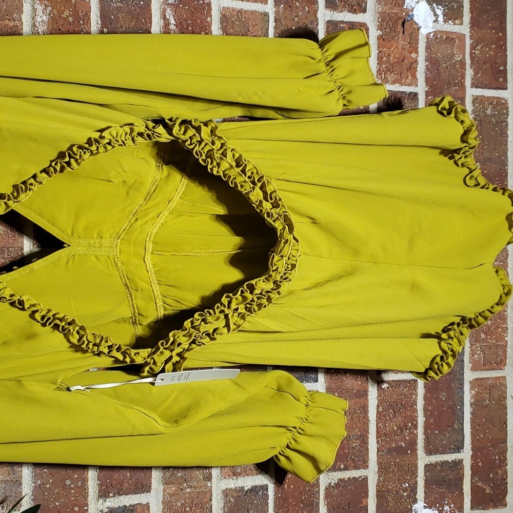 Iris Basic Romper - Picture 7 of 7